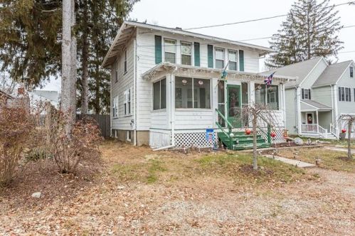 76 Locust St, Brockton, MA 02301-1634