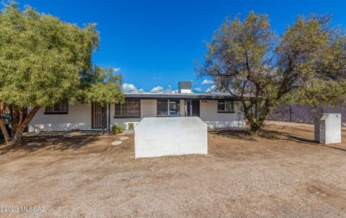 221 Roger Rd, Tucson, AZ 85705-2827