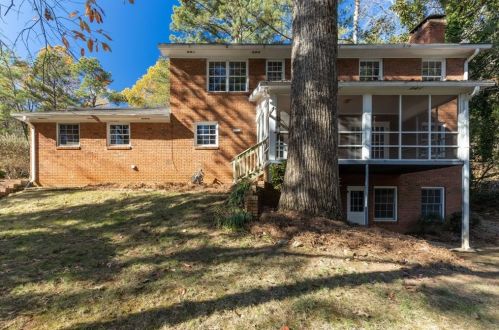 6395 Colewood Ct, Atlanta GA  30328-2963 exterior