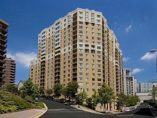 1320 Veitch St, Arlington VA  22201-6200 exterior