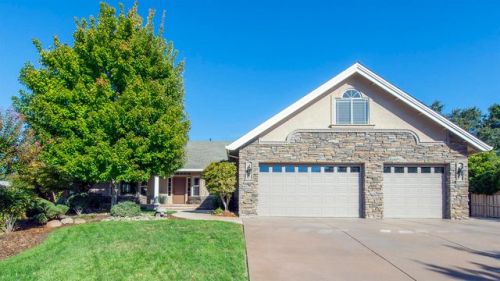 3453 Frst Hl Ct, Redding CA  96002-9535 exterior