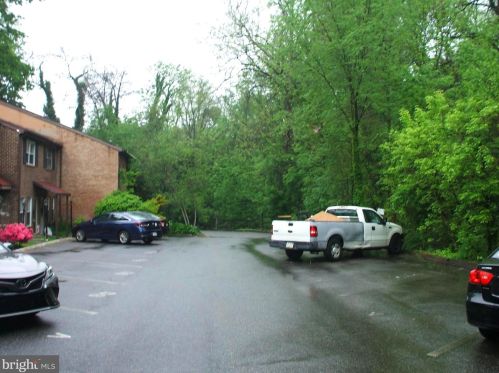 87 Park Vallei Ln, Chester PA  19015-3323 exterior