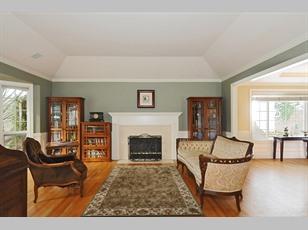 16690 56 Pl, Bellevue WA  98006-5530 exterior