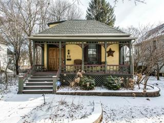 22 Sleight St, Naperville, IL 60540-4738