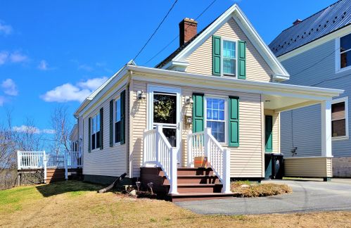 23 Fort Hill St, Fort Fairfield, ME 04742-1131