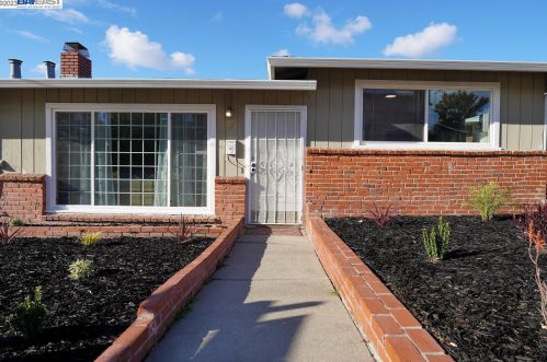 2272 Kelly St, Hayward, CA 94541-3318