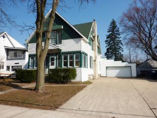 354 Garfield Ave, Marion, WI 54950-9218