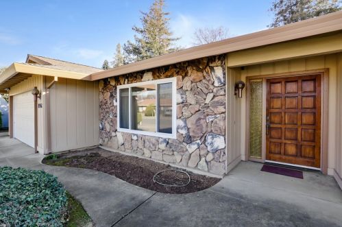 8962 Lansdowne Ct, Elk Grove, CA 95624-2620