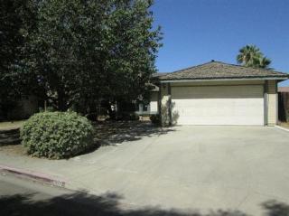 3211 Parkwood Ct, Visalia, CA 93277-8816