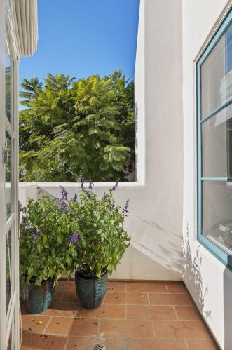 4384 Modoc Rd, Santa Barbara CA  93110-1836 exterior