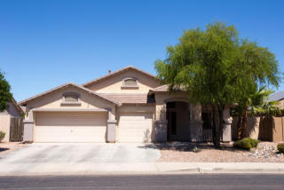 1432 Oakland St, Gilbert AZ  85295-5545 exterior