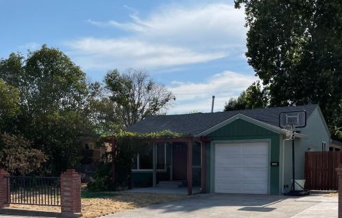 5523 Georgia Dr, North Highlands, CA 95660-4912