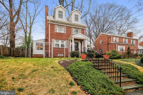 2711 Blaine Dr, Chevy Chase, MD 20815-3041