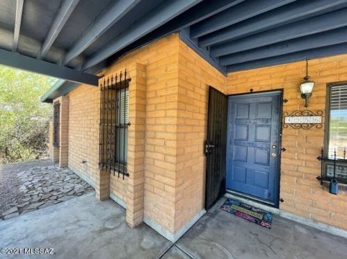 4956 Baker St, Tucson, AZ 85711-2121