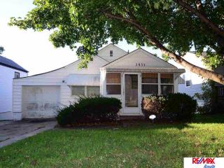 5835 Cedar St, Omaha, NE 68106-2237