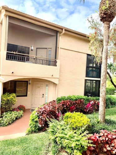 15726 Loch Maree Ln, Delray Beach, FL 33446-3211