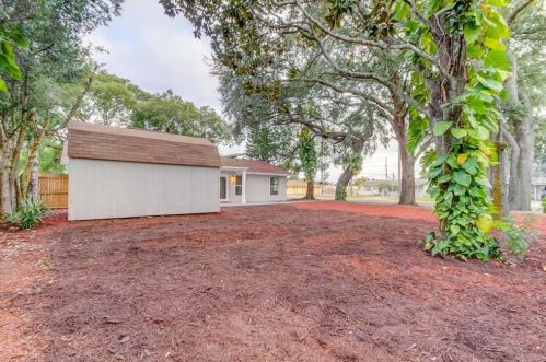 2009 Arcadia Rd, Tarpon Springs, FL 34690-4306