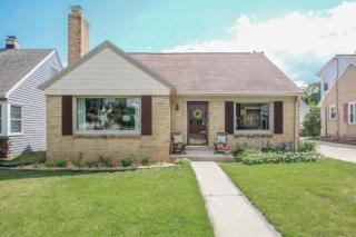 8643 Glencoe Cir, Milwaukee, WI 53226-4666