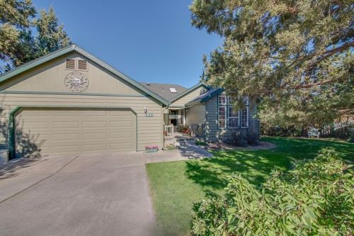 637 Tracker Ct, Bend OR  97701-5662 exterior