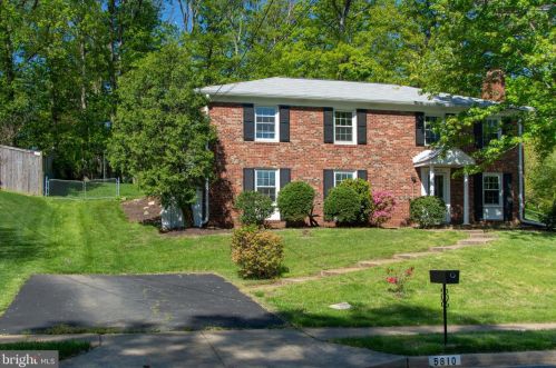 5810 Wessex Ln, Alexandria, VA 22310-1400