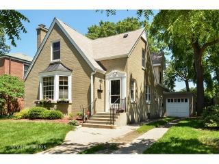 337 Wesley Ave, Evanston, IL 60202-3234