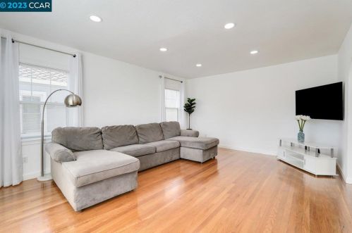 2939 Concord Blvd, Concord CA  94519-2610 exterior