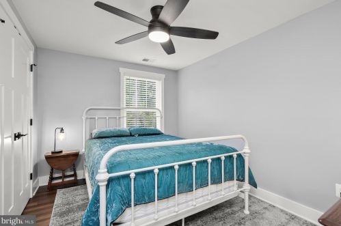 6018 River Meadows Dr, Columbia MD  21045-3825 exterior
