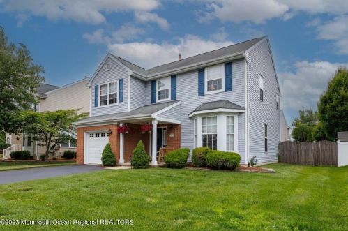 30 Skyline Dr, Hazlet, NJ 07730-1680