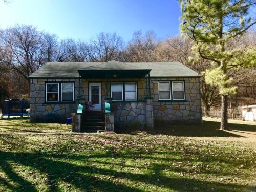 319 Cliffside Dr, Noel, MO 64854-9133
