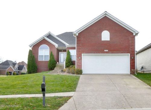 4900 Flora Springs Cir, Louisville, KY 40299-1290