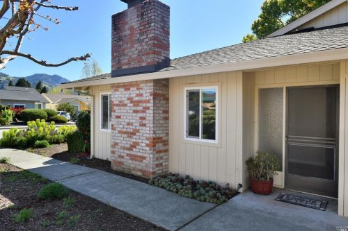 6542 Stone Bridge Rd, Santa Rosa, CA 95409-5832