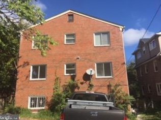 3008 5th St, Arlington, VA 22201-2010