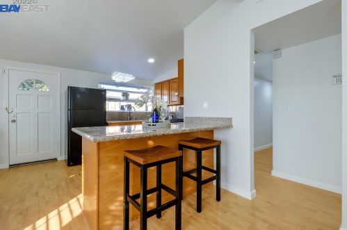 2072 Everglade St, Hayward CA  94545-4737 exterior