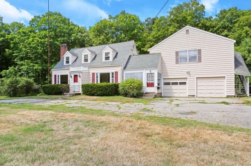 717 Stepney Rd, Bridgeport, CT 06612-1051