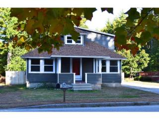 87 Chestnut Hill Rd, Rochester, NH 03867-5122