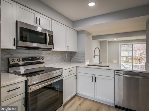 8414 Red Eagle Ct, Lorton VA  22079-3047 exterior
