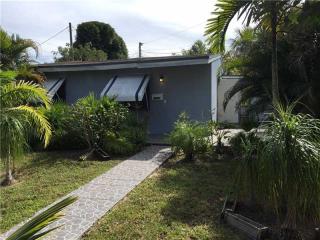 1720 89th St, Miami, FL 33147-3651