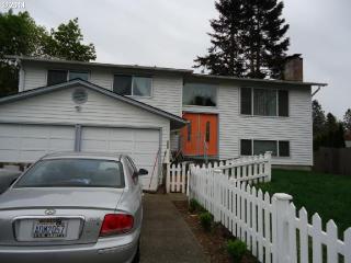 703 151st Ave, Vancouver, WA 98684-8180