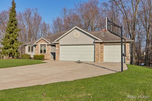 3690 Nicole Ct, Grand Rapids, MI 49534-1282