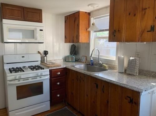 18 Homestead Ave, Marshfield MA  02050-4702 exterior