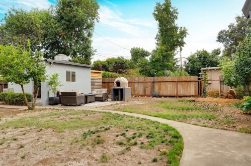 18 Dean Way, Chico CA  95926-2414 exterior