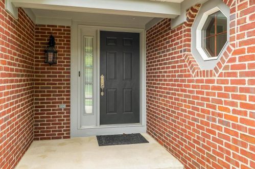 305 Fallriver Dr, Reynoldsburg, OH 43068-7109
