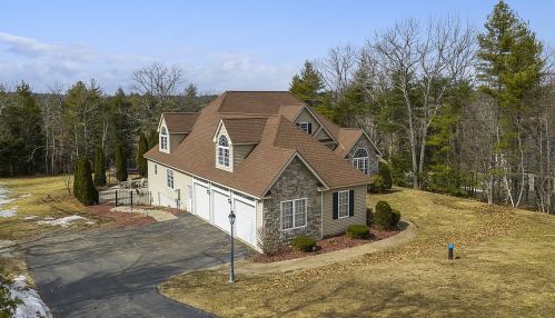 32 Mallard Ln, Sandown, NH 03873-2158