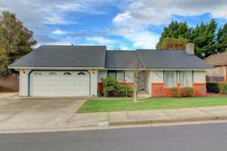 2434 Pinebrook Cir, Medford OR  97504-5572 exterior