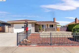 256 Anna Maria St, Livermore, CA 94550-3903