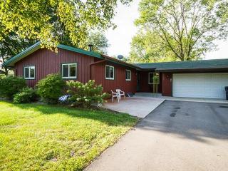 13601 Grand Ave, Burnsville, MN 55337-4576