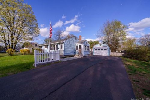 17 Locke Dr, Enfield, CT 06082-5055