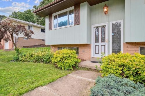 1339 Lincoln Dr, Monaca, PA 15061-2639