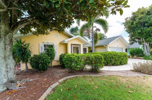 43 Bunker Ct, Placida, FL 33947-2134