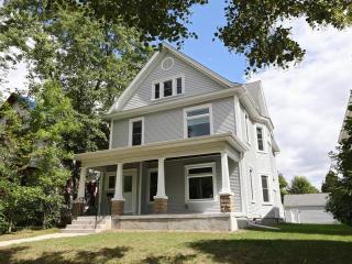 1406 Girard Ave, Minneapolis, MN 55411-3131